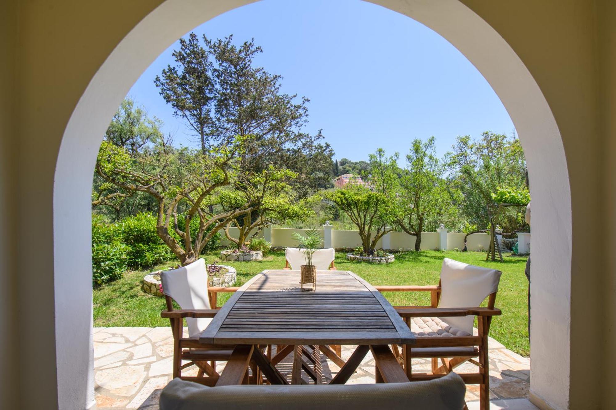 Delfini Resort Agios Georgios Pagon Exterior photo